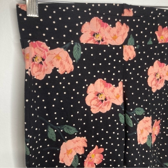 Torrid leggings polka dot floral pattern size 00 (Medium/10) - Picture 3 of 3
